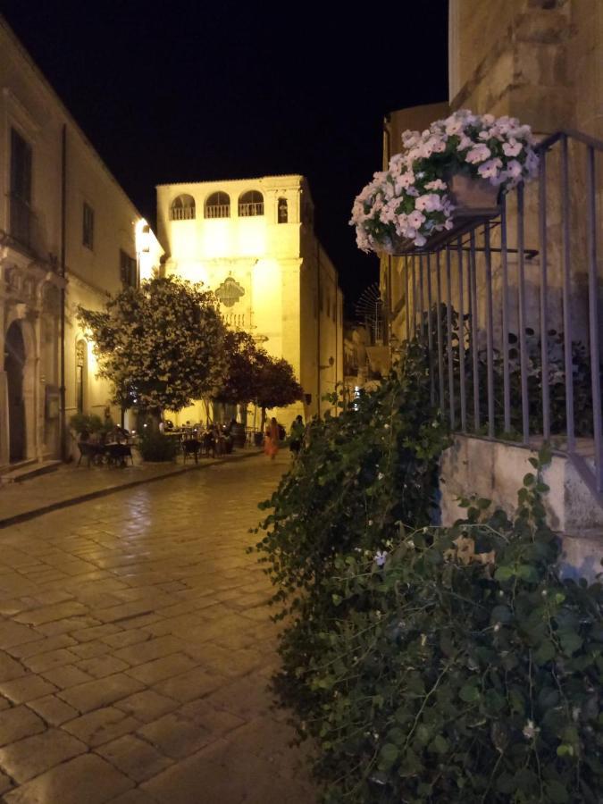 Casa Di Elena - Centro Storico Apartamento Scicli Exterior foto